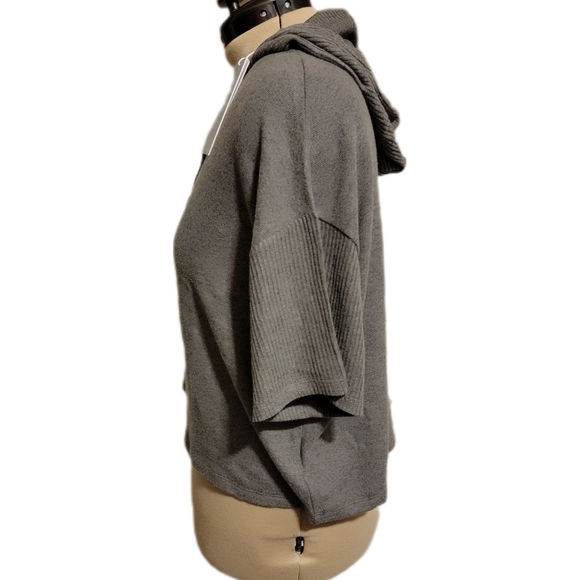 🔖👉🎉NWT🎉👉Johnny Was Calme Hooded Cozy Tee Gray Boxy Cropped T Shirt - Picture 4 of 9